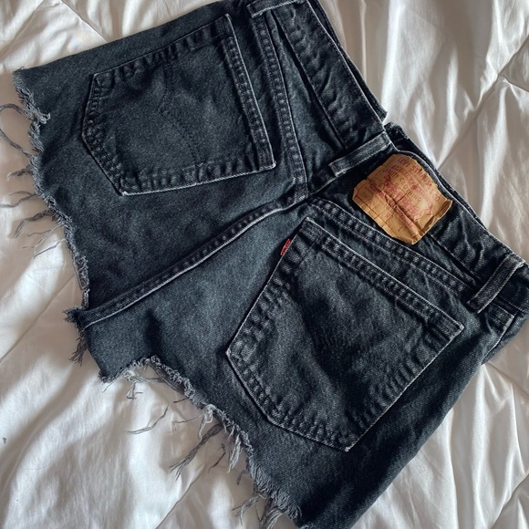Levi jean shorts - Picture 3 of 5